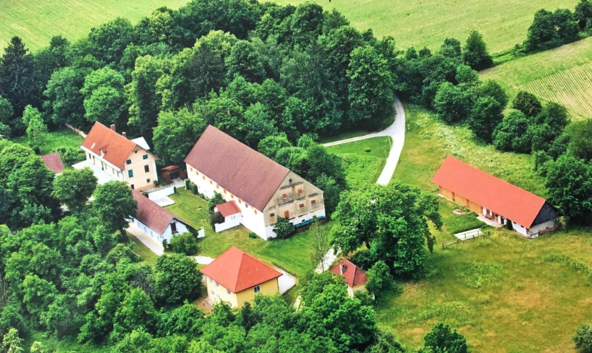 Skorianzhof Hotel Eberndorf ภายนอก รูปภาพ